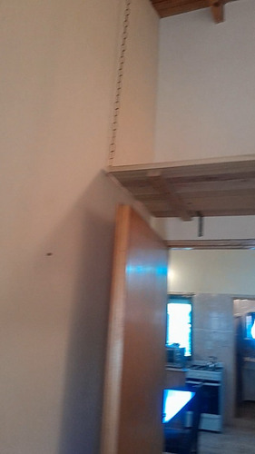Depto En Primer Piso C/ Amplio Garage