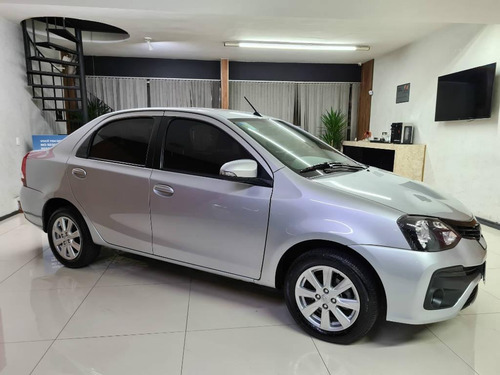 Imagem 2 de 15 de Toyota Etios Sedan Xplus