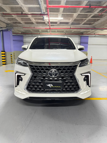 Toyota Fortuner Trompa Lexus 2022