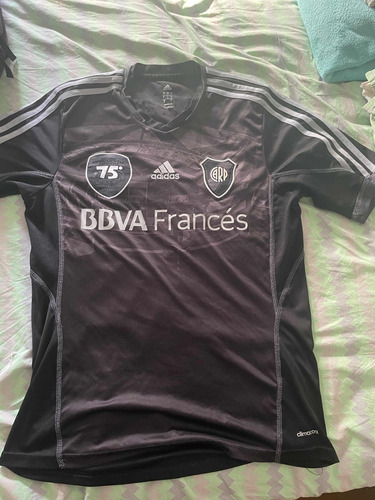 Camiseta River