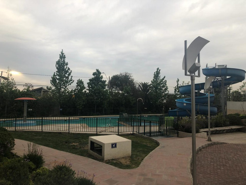 Amoblado/ Metro/ Frente Univ Campus Uc/ Piscina/ Vista Libre
