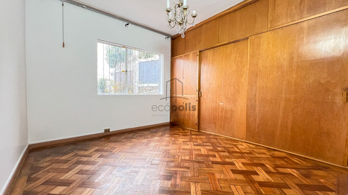 Encantadora Casa Con Diseño Clásico Y Vista Al Mar En Viña