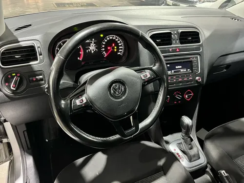 Volkswagen Polo 1.6 L4 Tiptronic At