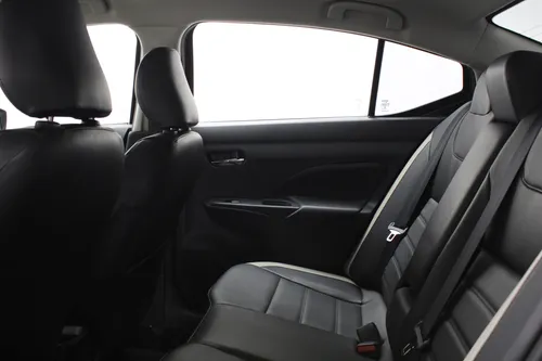 Nissan Versa 1.6 Exclusive Navi At