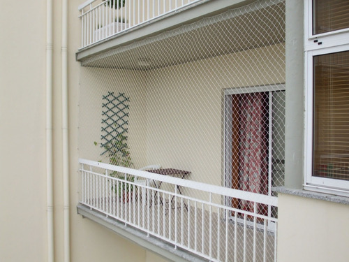 Imagen 4 de 7 de Red Malla De Tanza Transparente Seguridad Proteccion Balcon