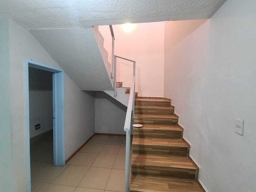 Casa En Renta Con Uso De Suelo Habitacional Con Servicios Tipo A Ubicación Est