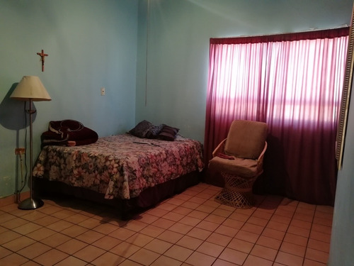 Imagen 6 de 10 de Casa De Dos Plantas En Venta Delicias Residencial, En Esquina Con Espacios Amplios
