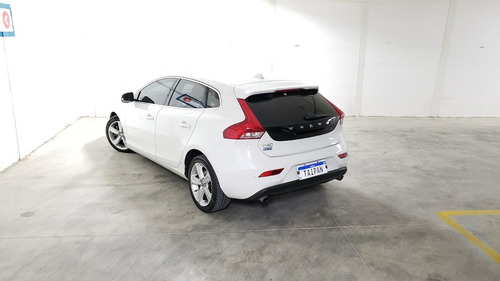 Imagem 6 de 15 de Volvo V40 Dynamic - 2015