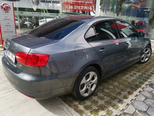 Imagen 5 de 8 de Volkswagen Jetta 2012 2.5 Style Active 5vel Mt