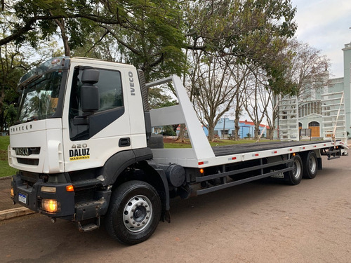 Imagem 1 de 6 de Caminhão Iveco