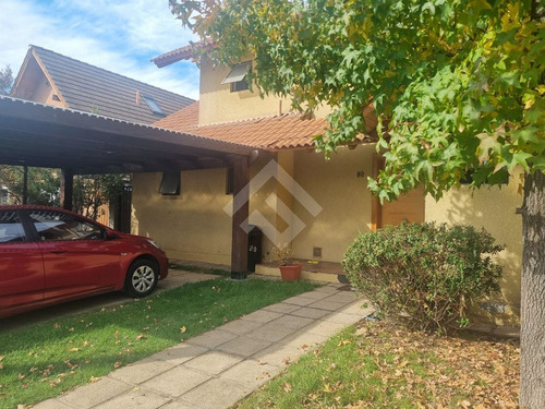 Casa En Venta De 6 Dorm. En Peñalolén
