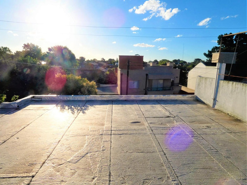 Imagen 18 de 30 de Venta En Block: Galpón + Dos Departamentos + Dos Locales