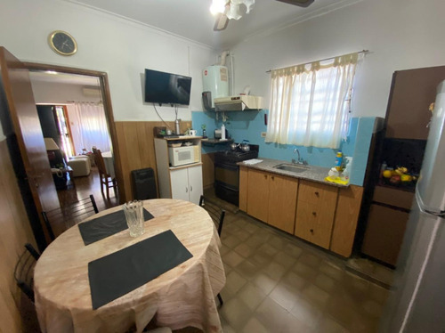 Casa En Venta 2 Dormitorios Y Parque. La Plata
