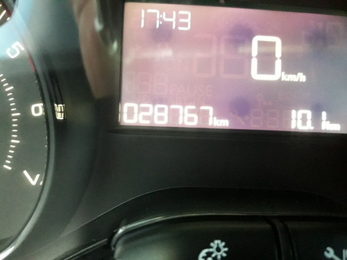 Imagen 13 de 15 de Peugeot 208 2019 1.6 Allure