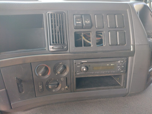 Imagem 13 de 15 de Cavalo 4x2 Volvo Fm 370 Ano 2013