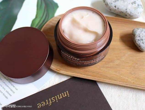 Imagen 4 de 5 de Innisfree Black Tea Youth Enhancing Cream 45ml + Regalo