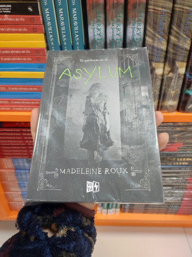 Libro Asylum - Madeleine Roux