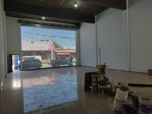 Imagen 5 de 12 de Local Comercial En Zona Inmejorable. Barrio Parque, Ing Allan. 1282 Y 1211