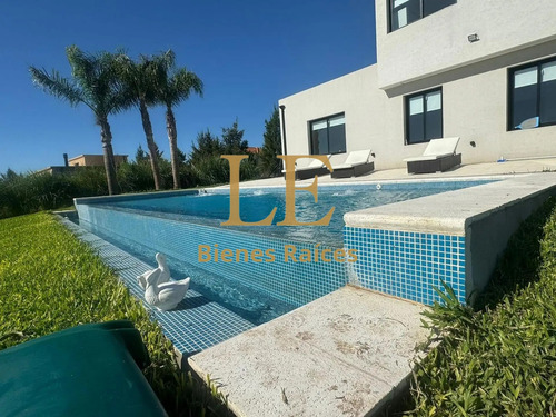 Venta Casa En El Naudir A La Laguna