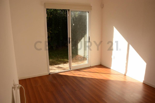 Imagen 14 de 17 de Casa De 1 Dormitorio En Venta, Entre Caminos, Villa Elisa