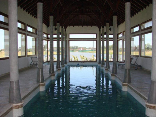 Lencke Vende - Albanueva-excelente Lote Al Rio Con Amarra, Frente A La Bahia Del Club House.