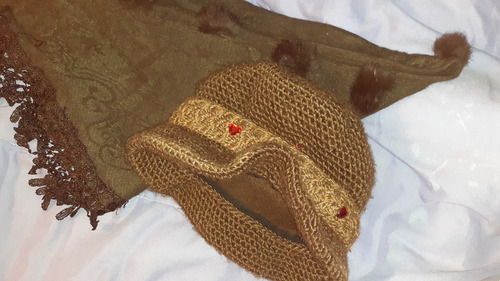 Sombrero Tejido Con Apliques + Chalina Para Combinar Chocolate M Lisa (Usado)