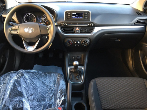 Hyundai New Hb20 1.0 Comfort Mt Hatch Y Sedan