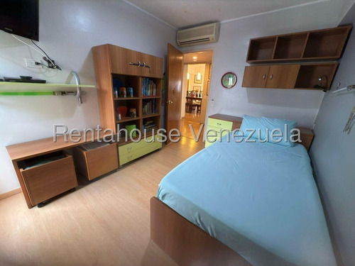 Ubicado En Los Dos Caminos, Con Vías De Acceso Mls 25-14892