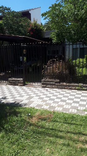 Imagen 1 de 14 de Casa Americana A La Venta En Ituzaingo Norte.