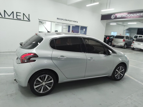 Imagen 15 de 23 de Peugeot 208 Feline 1.6