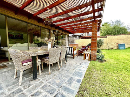 Exclusiva Casa En Condominio Privado Las Pircas