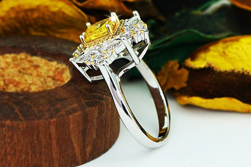 Imagen 3 de 8 de Anillos Compromiso Plata Elegante Estilo Lujo Fino Regalo