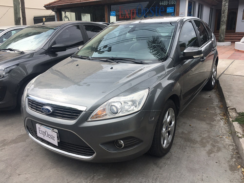 Ford Focus Ghia Automatic-2011 Expoeste