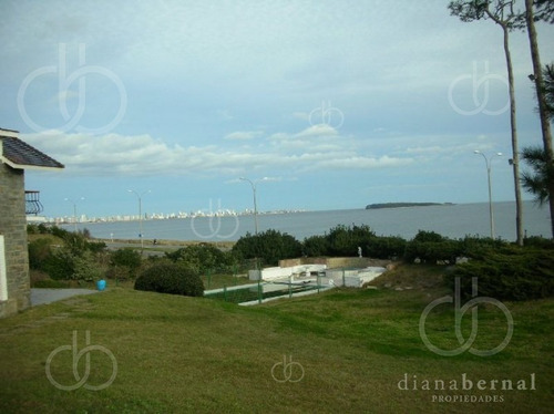 Imagen 18 de 19 de En Primera Línea, Mansión Clásica De 7 Dormitorios Con Gran Parque, Piscina Y Muy Linda Vista Al Mar.- Ref: 495