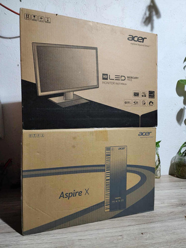 Computadora Acer Axc704
