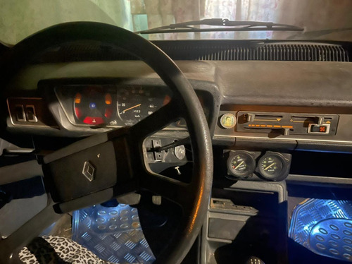 Imagen 2 de 10 de La Reliquia Del Abuelo Renault 12