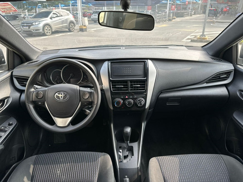 Toyota Yaris 1.3 16V FLEX XL LIVE MULTIDRIVE