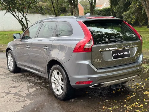 Volvo XC60 2.5 T5 Awd Momentum