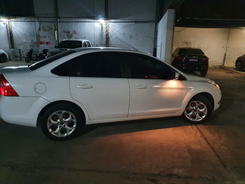 Ford Focus Exe 2.0 4p Ghia Mt