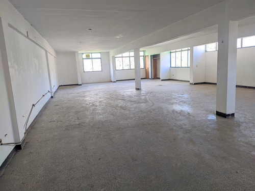 Imagen 7 de 9 de Se Alquila Galpon/deposito 200m2 El Llanito 3267