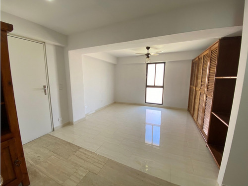 Venta. Apartamento (ph). Valle Arriba. Caracas. (mmv)