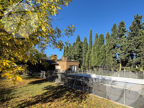 Casa Quinta En Venta Barrio Los Azahares, San Pedro