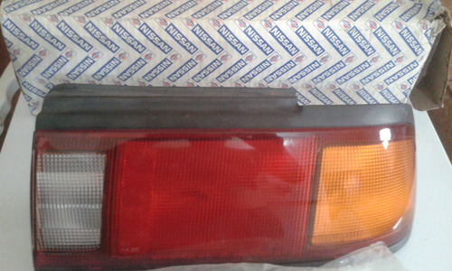 Stop Trasero Derecho Nissan Sentra B13 1993