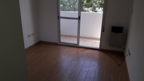 Venta Semipiso 3 Ambientes Con Patio. Patron 6200.