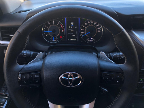 Toyota Hilux SW4 4.0 SRX 4X4 7 LUGARES V6 24V GASOLINA 4P AUTOMÁTICO