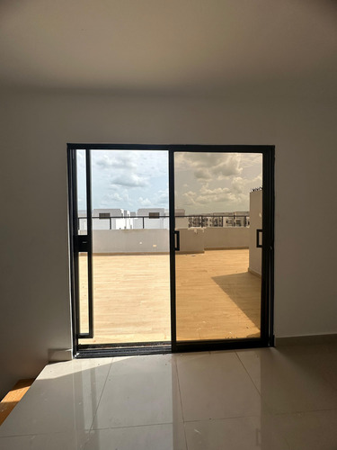 Alquilo Residencial Corales Del Caribe 4to Piso, Con Terraza