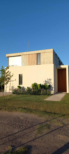Venta De Casa En Barrio Cerrado Muñiz