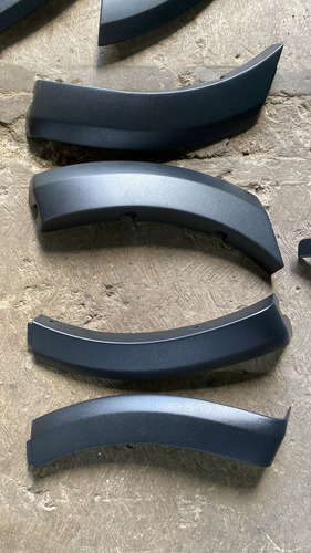 Kit Cantoneras Estribos Renault Logan 2022-2024