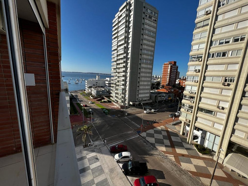Imagen 27 de 28 de Excelente Departamento . Dos Ambientes, En Peninsula. Punta Del Este. Esquina Gorlero Y 21. La Pagina No Me Permite Poner La Direccion Exacta En Ubicacion.