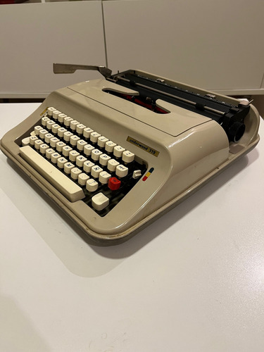 Underwood 319 Maquina De Escribir. España. Pica (Usado)